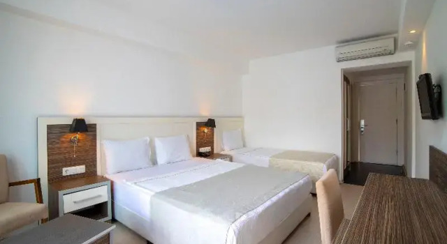 Двухместный номер Standard с балконом Club Shark Hotel