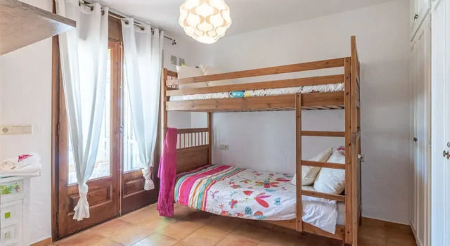 Villa in Empuriabrava With Private Mooring, Забронировать Вилла Отели Alt Empordà с парковкой, Парковка