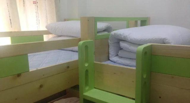 No2 Haiguan Hutong Youth Hostel Tianjin, Забронировать Хостел Хостелы Тяньцзинь, рядом с Jinwan Plaza, Хостел