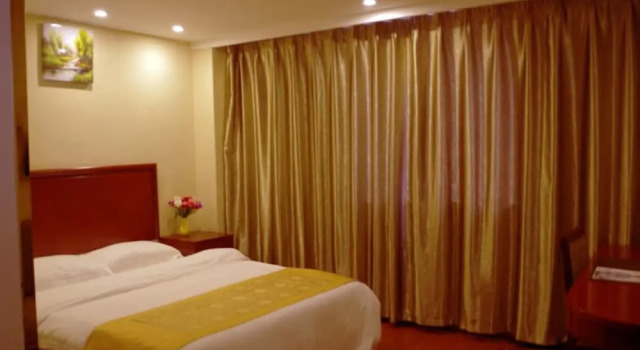 Двухместный номер Standard GreenTree Inn HuaiAn Bus Terminal HuaiHai NorthRoad Hotel