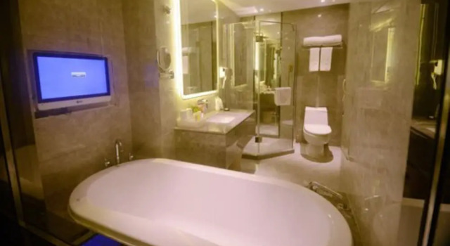 Двухместный люкс Superior Ramada Shenzhen Baoan