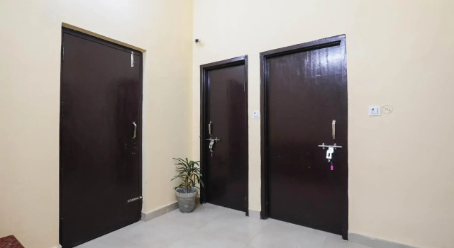 Hotel O Laavin Inn Near Gomti Riverfront Park, Забронировать Отель Лакхнау штат Уттар-Прадеш, рядом с Торговый центр Fun Republic (Лакхнау)