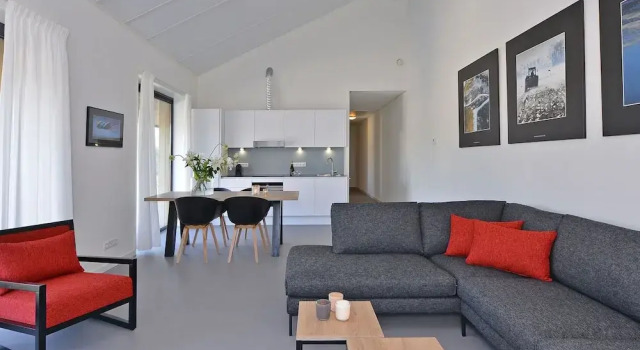 Waterfront Apartment With Terrace, Book Apartment Kamperland 