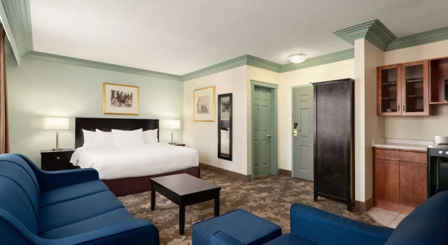 Люкс Deluxe Nova Inn Yellowknife