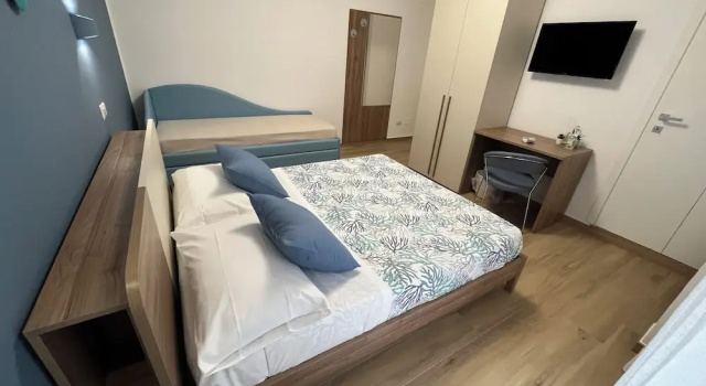Четырёхместный номер Standard с балконом и с видом на город Oltremare rooms Agropoli