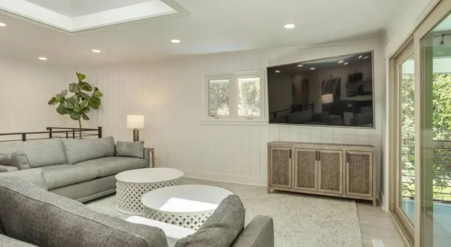 Luxury Beach House - 2min Walk to Beach - Private Pool - Group & Dog Friendly, Забронировать Отель Отели Южной Каролины с бассейном, Бассейн