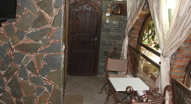Hotel Nasho Vruho, Prenota Hotel Hotel a Berat County con parcheggio, Parcheggio