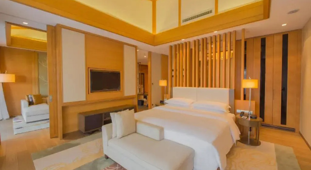 Двухместный люкс Club Sheraton Grand Hangzhou Wetland Park Resort