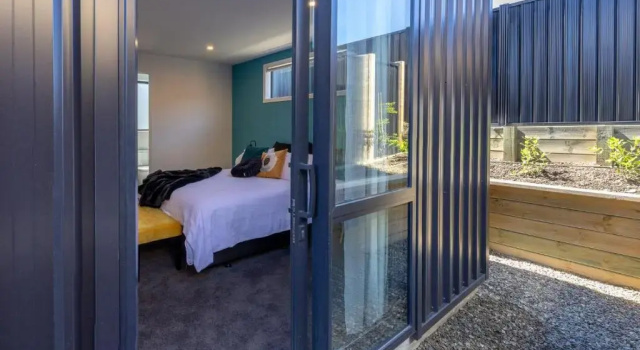 Апартаменты Sapphire Delight - 1 Bedroom Private Room