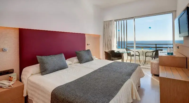 Номер Standard с балконом CM Playa del Moro