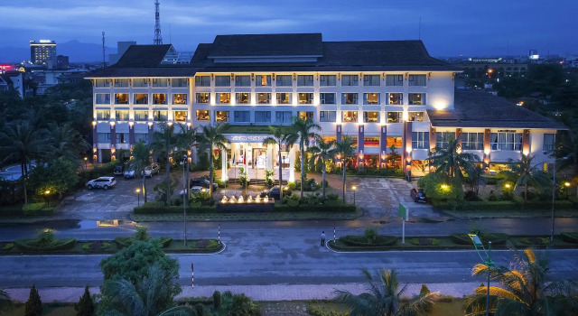 Трёхместный номер Deluxe Sai Gon Quang Binh Hotel