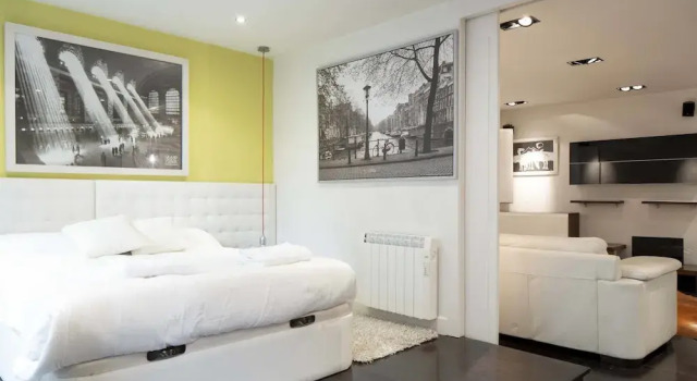 Old Town 2 Apartment by Aston & Wolf, Book Apartment Bilbao 