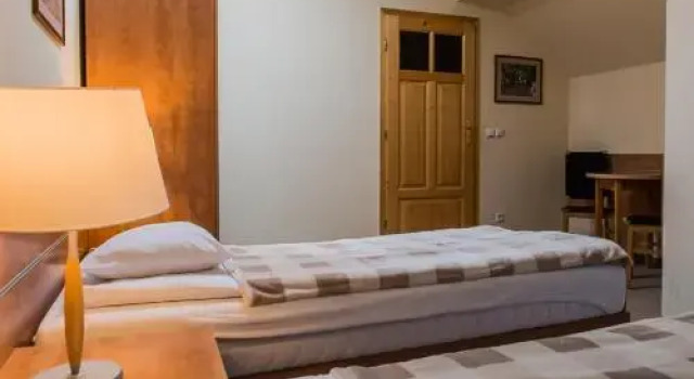 Noclegi Mosorny Groń, จอง โรงแรม Zawoja จังหวัดมาวอปอลสกา