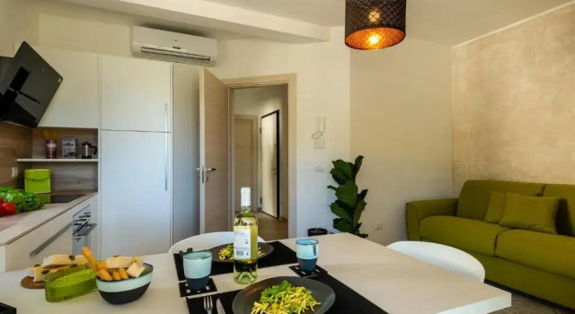Апартаменты Villa Hanbury with swimming pool and parking in Alassio