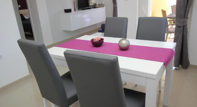 Gorica Eden - One Bedroom No.4, Забронировать Отель Отели Башки с парковкой, рядом с Пляж Башка, Парковка