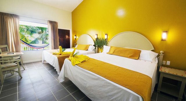 Fantasy Island Beach Resort, Dive & Marina, Book Hotel Hoteller i French Harbor med parkering, Parkering