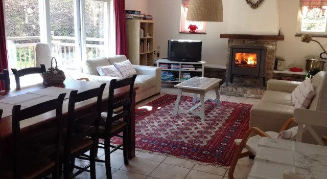 Cozy Chalet in Bohan Near Forest, Забронировать Шале Виллы провинции Намюра, Вилла
