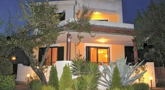 Mima - 150 m From the Beach - A2, 预订 酒店 乌格连 Ugljan Island