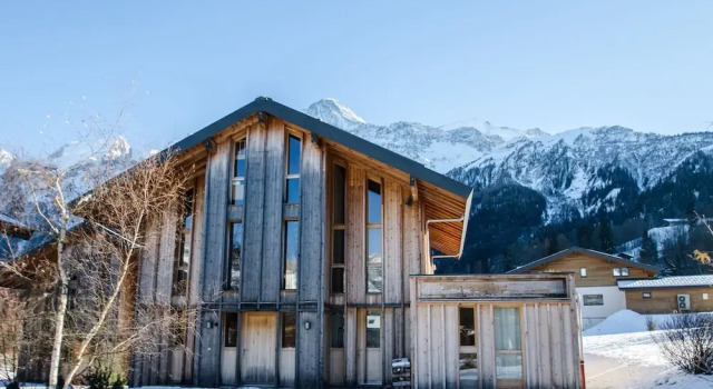 Cozy Chalet in Rhone Alpes With Terrace, Забронировать Шале Виллы Овернь-Рона-Альпы, Вилла