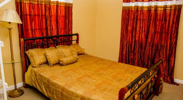 Апартаменты Port of Spain Sunny Guest Apartment