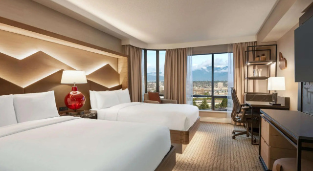 Четырёхместный номер Standard Hilton Vancouver Airport