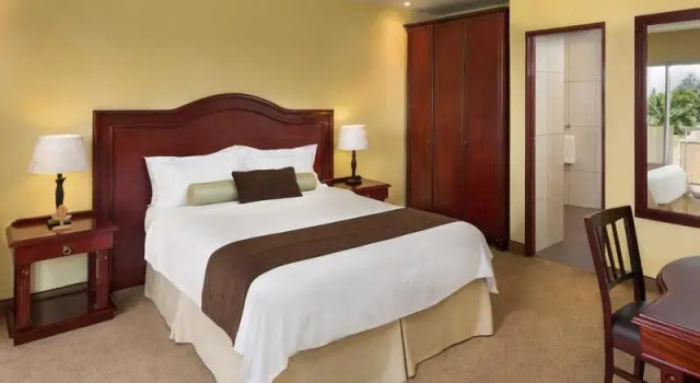 Одноместный номер Standard Hotel des Mille Collines