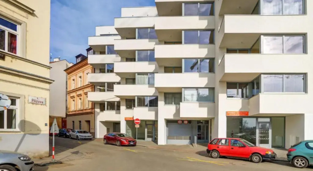 Studio Vlněna, Забронировать Отель Отели Брно с парковкой, рядом с Музей монетного двора, Парковка