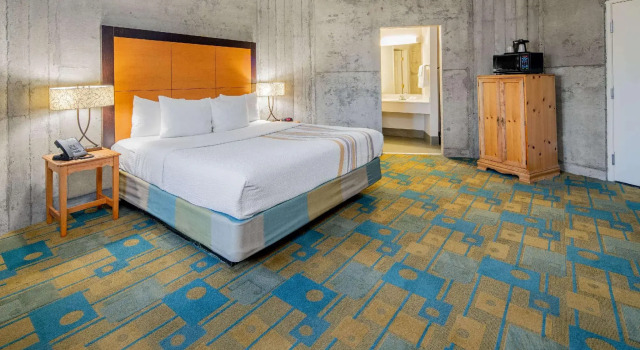 Номер Executive La Quinta Inn & Suites by Wyndham Irvine Spectrum
