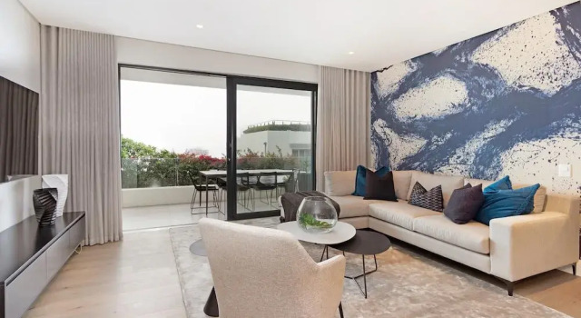 Апартаменты Oceanview Secure 3bed Apt Sea Point Marlo Breeze