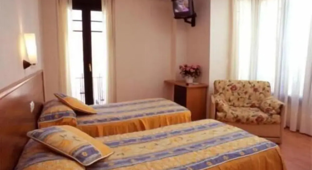 Hostal Restaurante Boccalino, Забронировать Хостел Хостелы Леона, рядом с Музей современного искусства, Хостел