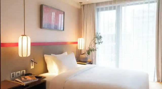 Номер Standard с балконом Suzu Saigon - A Boutique Hotel