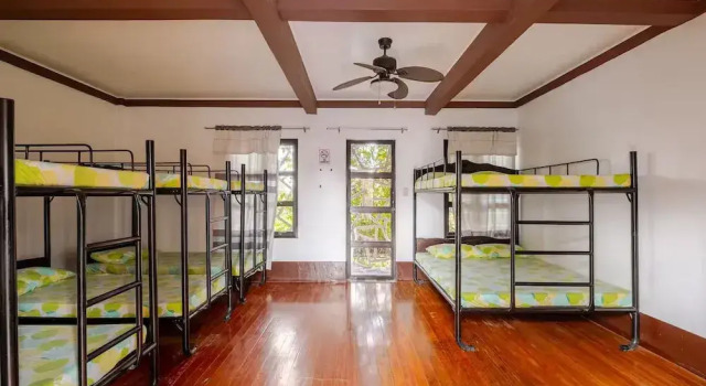 Номер Grand Ross Rose Budget Hotel