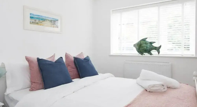 Idyllic Countryside Annexe Near West Wittering Beach, Забронировать Отель Отели Исторического графства Суссекса с парковкой, Парковка