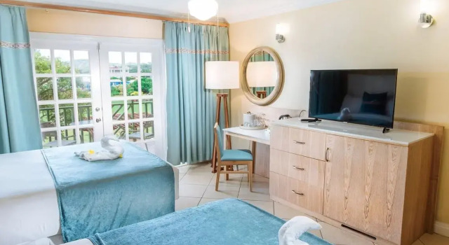 Двухместный номер Deluxe с видом на сад Bay Gardens Beach Resort and Spa