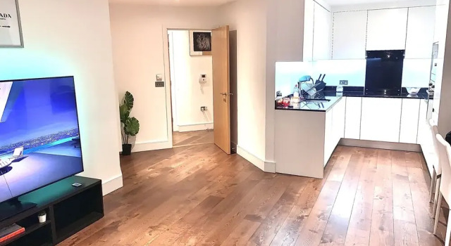 Stunning 1-bed Apartment in London Royal Excel, Varaa Huoneisto Asunnot kohteessa Merseyside, Huoneisto