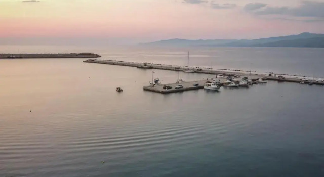 Phaos I, Prenota Hotel Hotel a Trifylia con parcheggio, Parcheggio