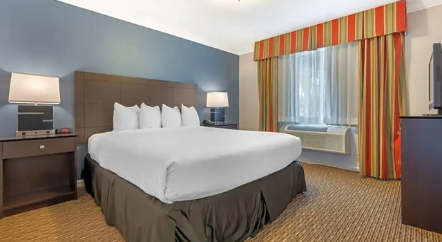 Двухместный люкс Best Western Colonial Inn