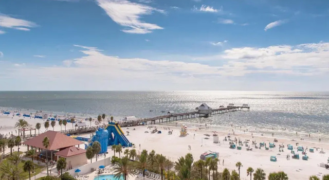 Bahia Vista 17-881 by Distinctive Beach Rentals