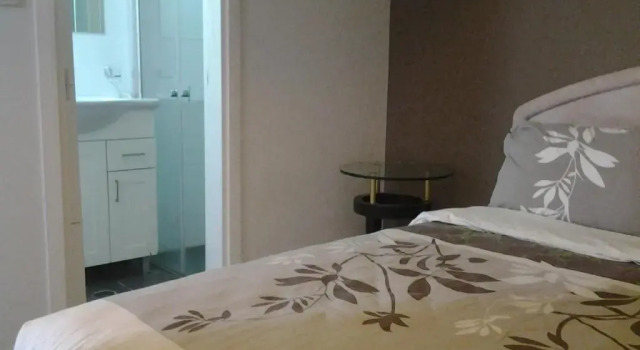 Апартаменты Motel Classic Inn באווירה רגועה
