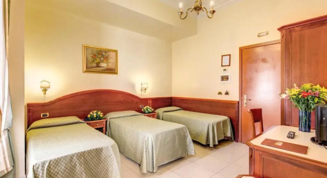 Трёхместный номер Hotel Contilia