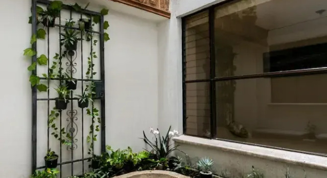 3708 Vía Primavera