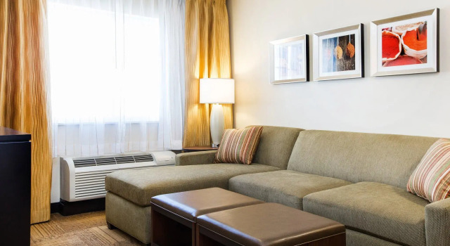 Номер Standard Staybridge Suites West Edmonton by IHG
