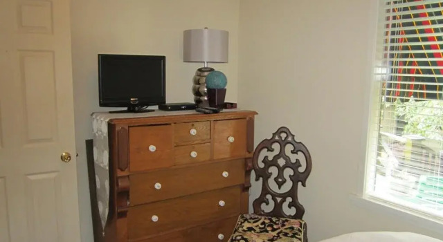 Heathergate Cottage and Suites