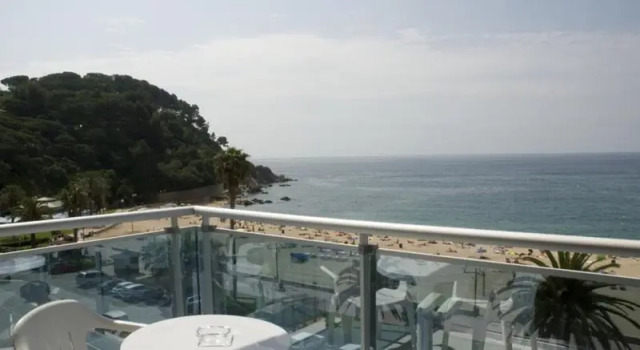 Номер Standard Hotel Surf Mar