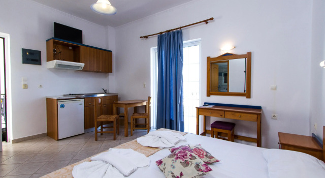 Mediterranean Hotel & Apartments, Забронировать Апартаменты/квартира Отели Кисамоса с парковкой, Парковка