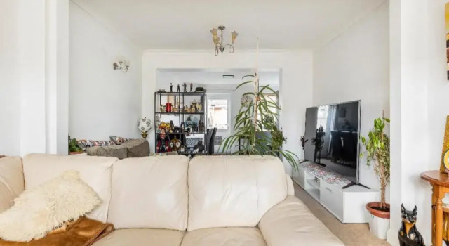Lovely house, Забронировать Отель Отели Middlesex с парковкой, Парковка