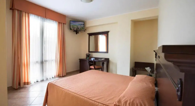 Двухместный номер Standard с балконом Hotel Terra degli Elimi