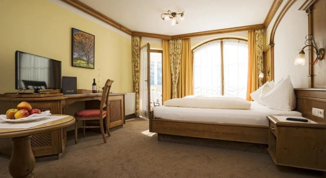 Sieghard - Das kleine Hotel mit der grossen Küche, Rezervați Hotel Hippach 