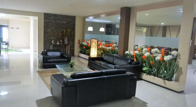 Jhoanie Hotel, Rezervovat Hotel Hotely v Sulawesi s parkováním, Parkování