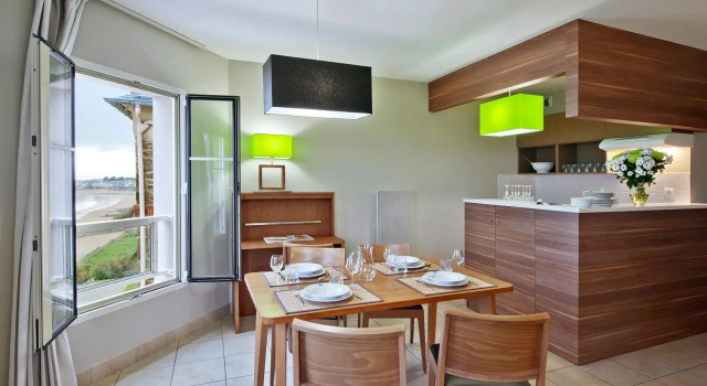 Residence Reine Marine, St Malo, 3 room apt. for 6 pers. sea view, Rezerwuj Hotel Saint-Malo 